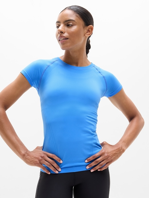 Momentum Seamless Tee