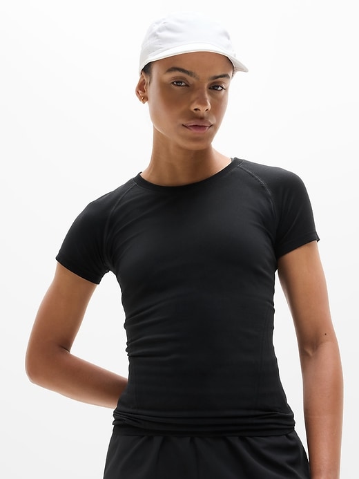 Momentum Seamless Tee