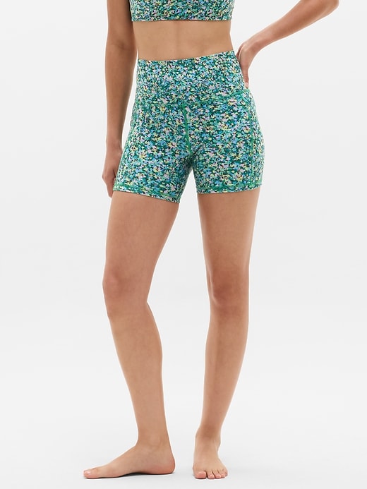 Salutation Stash High Rise 5" Short