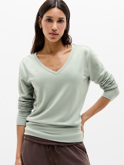 Coaster Luxe V-Neck Sweatshirt