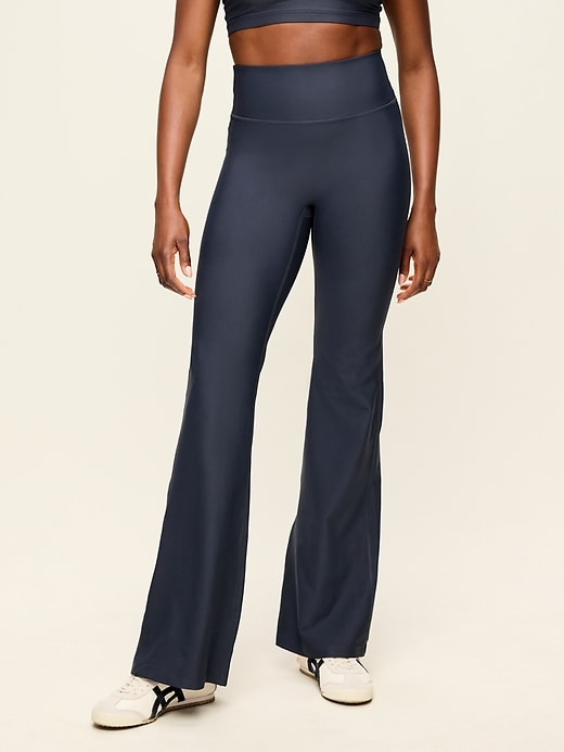 Extra High-Waisted PowerSoft Boundless Flare Leggings – No Front Seam