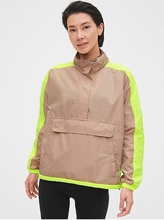 gap anorak in a sack