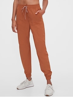 womens gap jogging suits