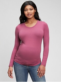 gap maternity tee